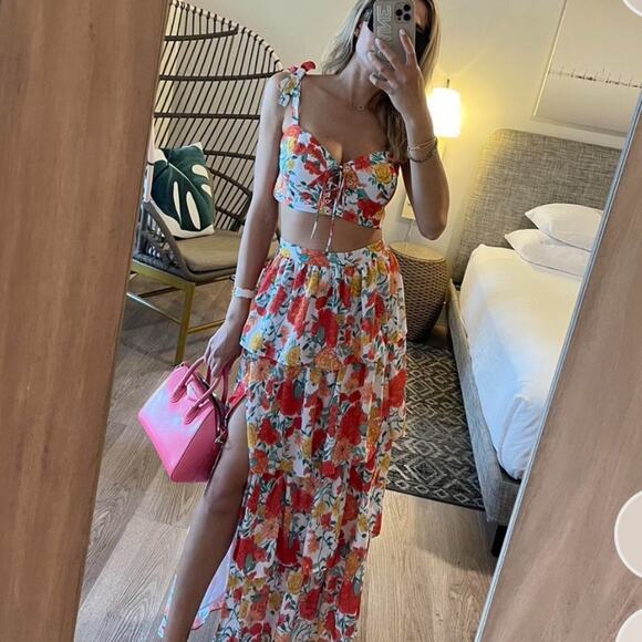 NWOT Wayf carnations set (both top and skirt) - Picture 2 of 5